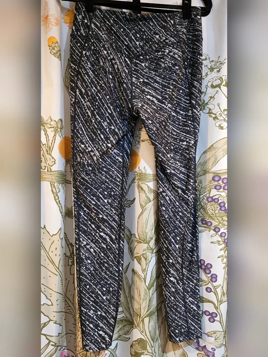 Nike DriFit Leggings - Picture 2 of 3